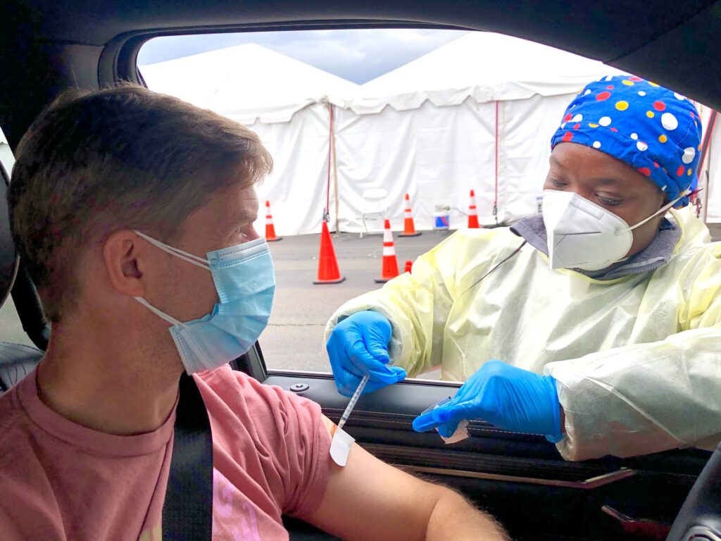 Vaccine clinic representing confusion after conflicting statements on travel to the US for vaccines